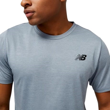 NEW BALANCE CAMISETA MANGA CORTA PARA CABALLERO (MT31095)